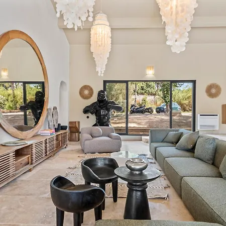 Riva, Gulf Of Saint-tropez 14 People Villa