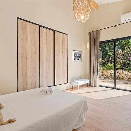 Riva, Gulf Of Saint-tropez 14 People Villa